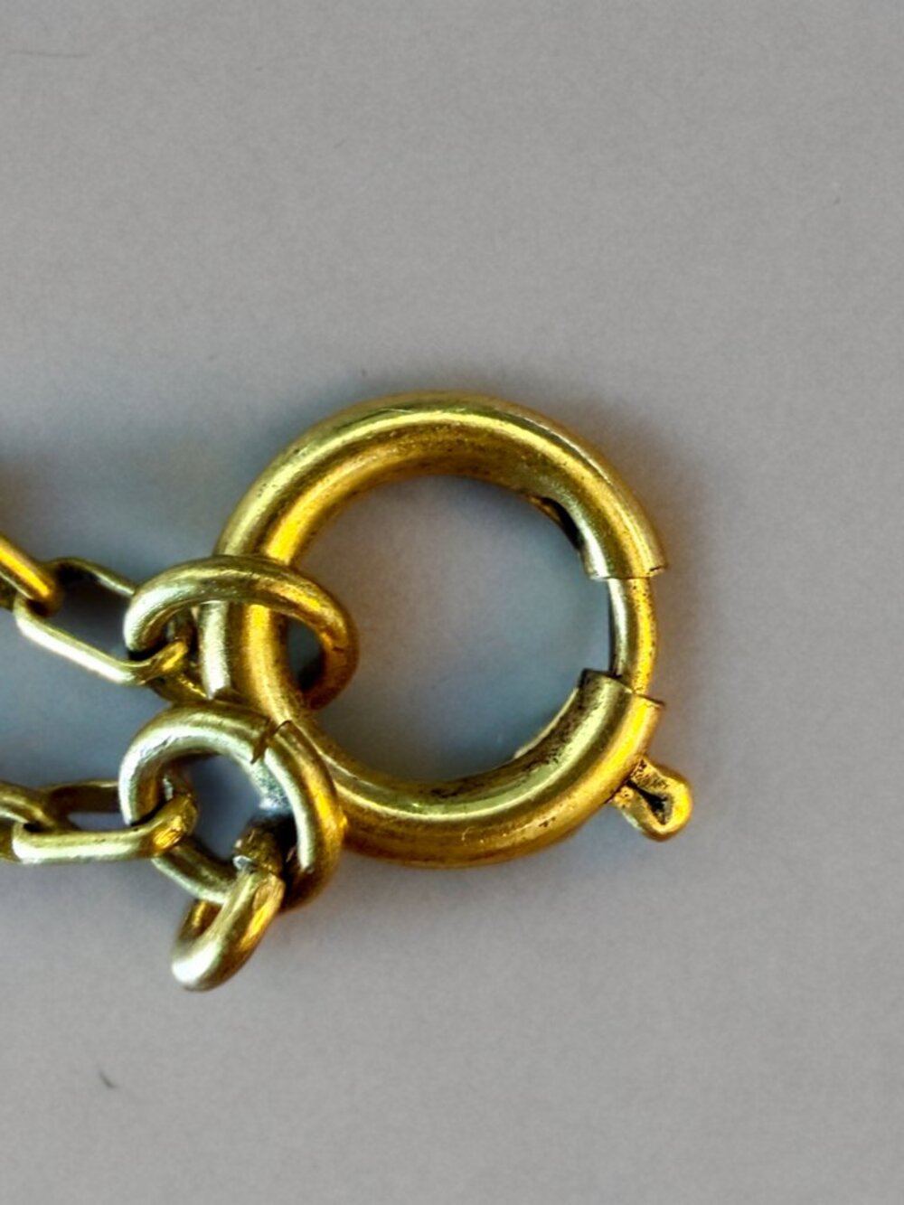 Vintage Chanel Gold-Plated CC Logo Round Pendant Paperclip Chain Necklace - Picture 7 of 7